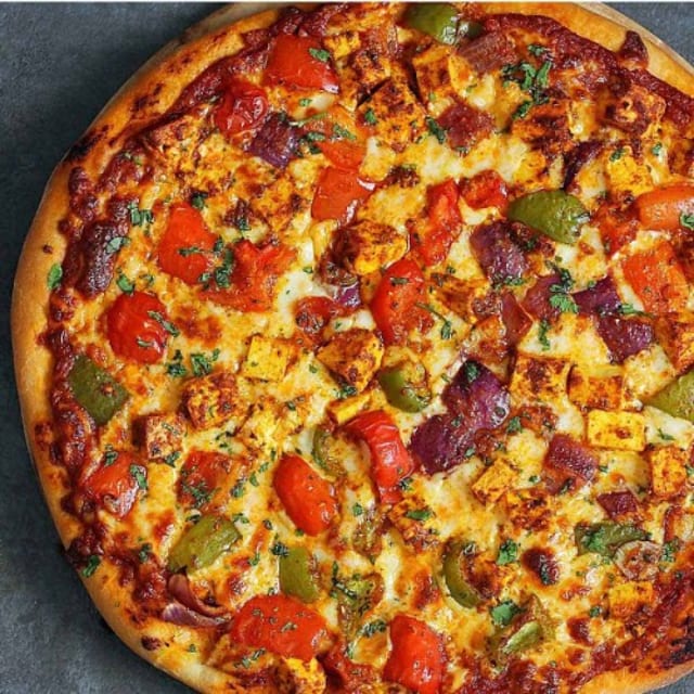 Spicy Paneer Pizza.